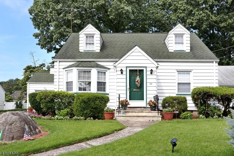 32 Woodside Ave - Photo 1