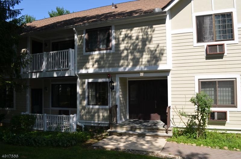 22 Foxwood Dr - Photo 1