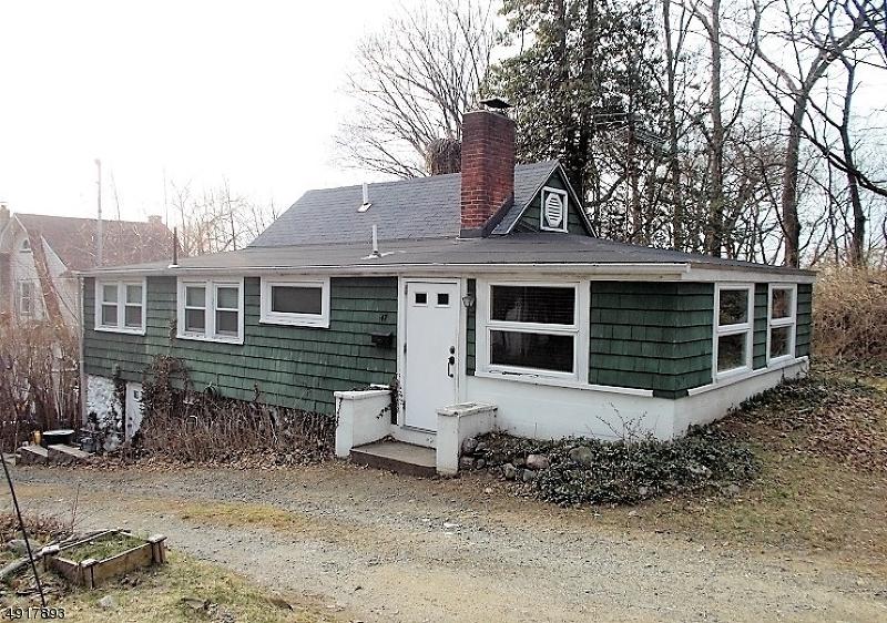 47 Iroquois Ave - Photo 1