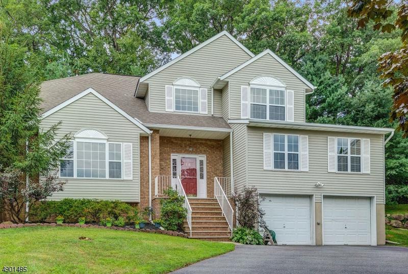 18 Gregory Dr - Photo 1
