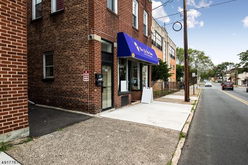 224 Tremont Ave - Photo 1