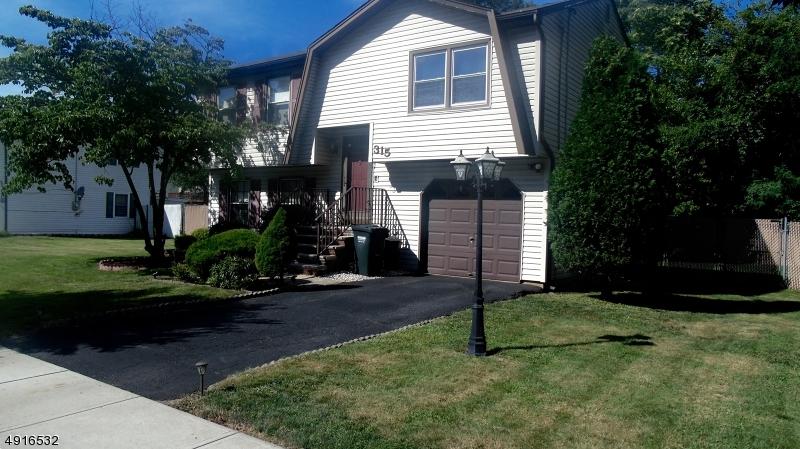 315 Oak Pl - Photo 1