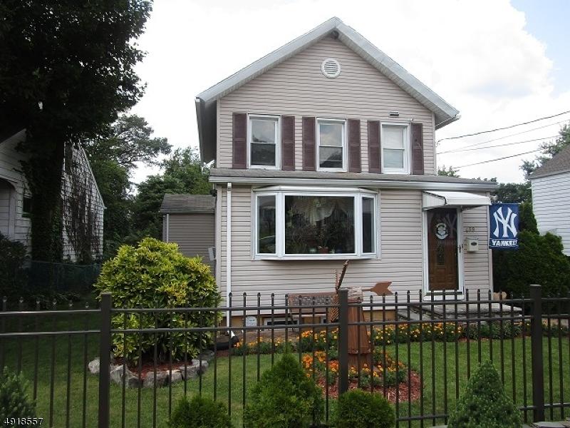 489 Franklin Ave - Photo 1