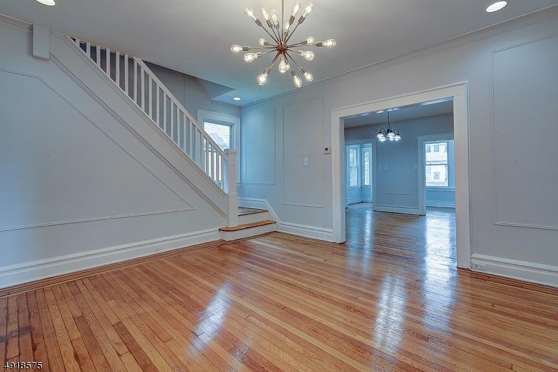 143 Alexander St - Photo 1