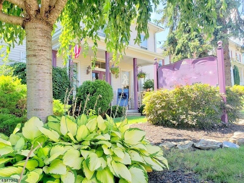 33 Broad St - Photo 1