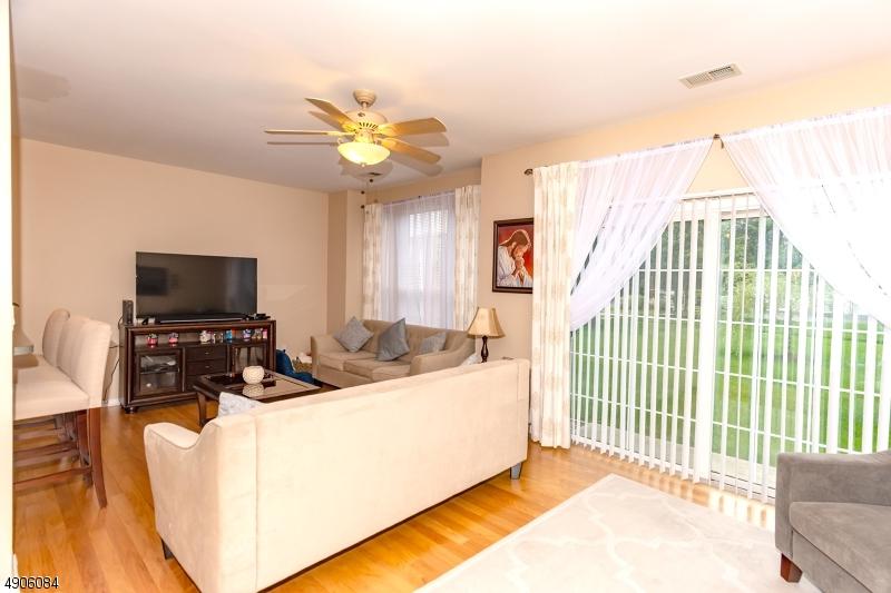 303 Lilac Dr - Photo 1