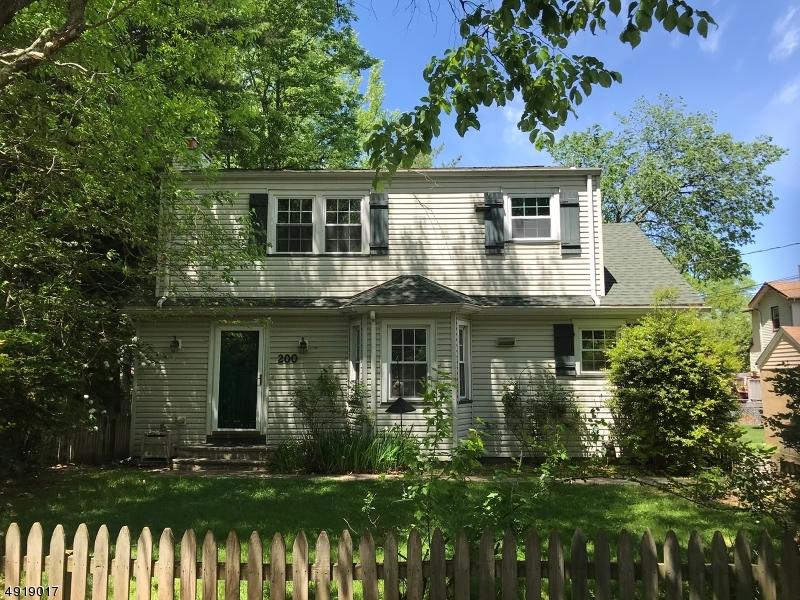 200 N Lehigh Ave - Photo 1