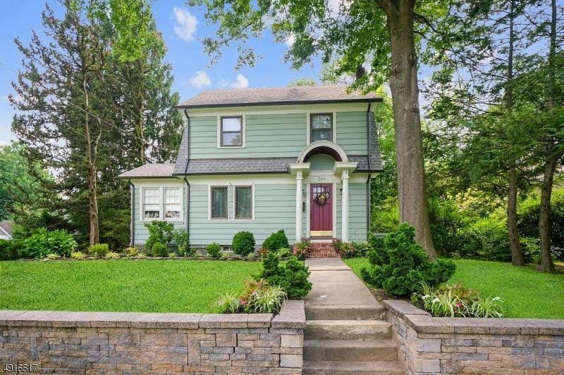 264 Hazel Ave - Photo 1