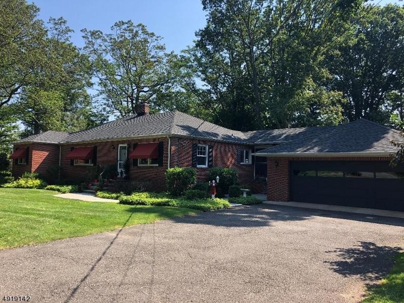 64 Hillcrest Ave - Photo 1