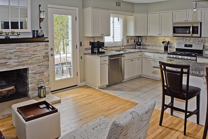 77 Hampshire Dr - Photo 1
