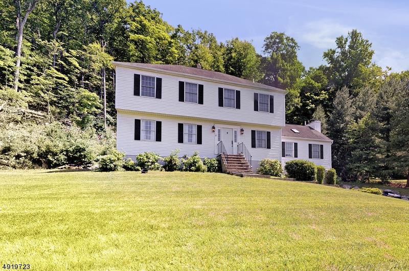68 Brookwood Rd - Photo 1