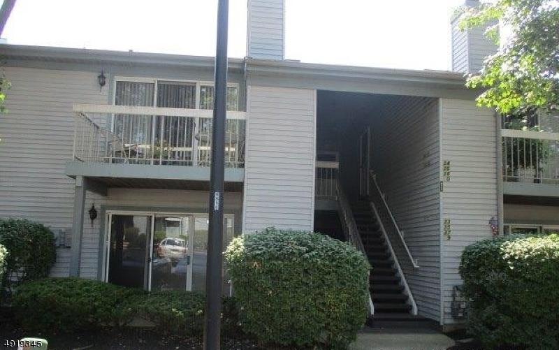 33 Beaconsfield Pl - Photo 1