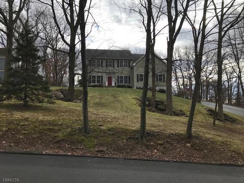 301 Hillside Ave - Photo 1