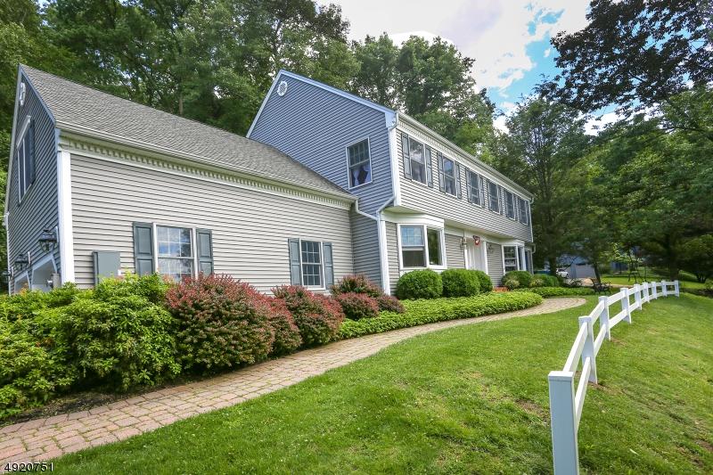 42 Sierra Dr - Photo 1