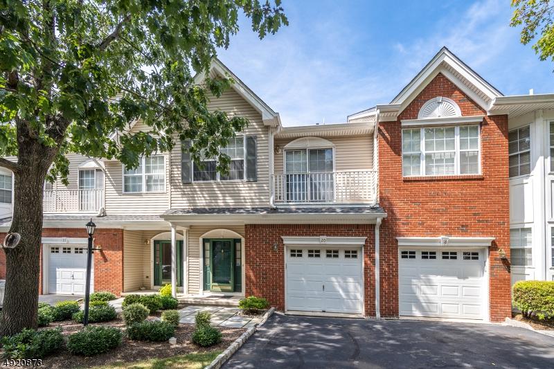 20 Kensington Dr - Photo 1