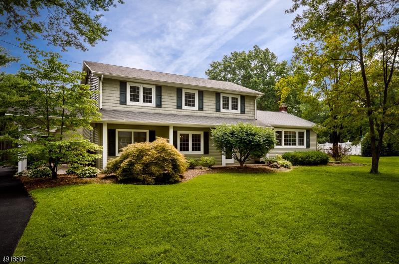 17 Van Doren Dr - Photo 1