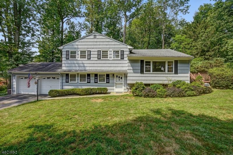 34 Grove Ave - Photo 1