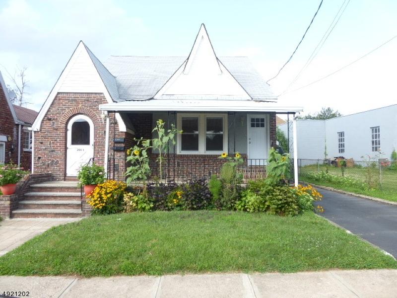 2011 Gless Ave - Photo 1