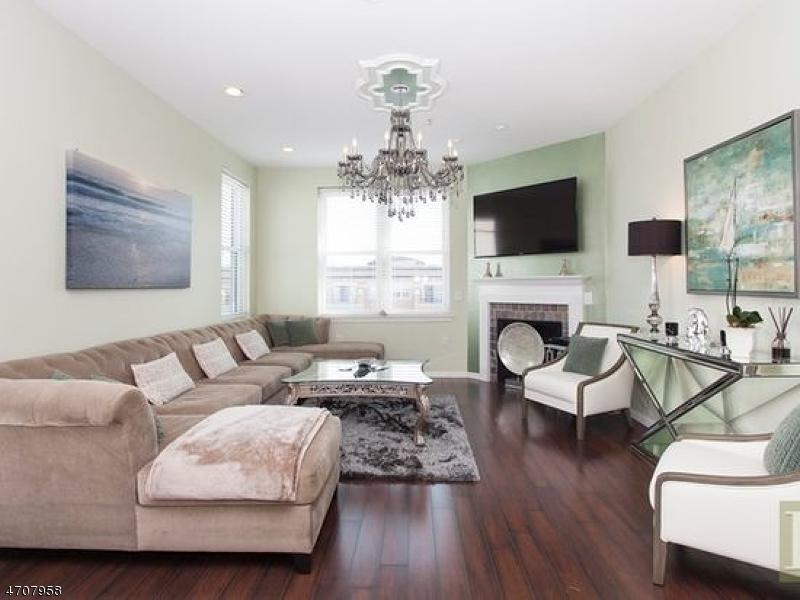 1201 Adams St - Photo 1