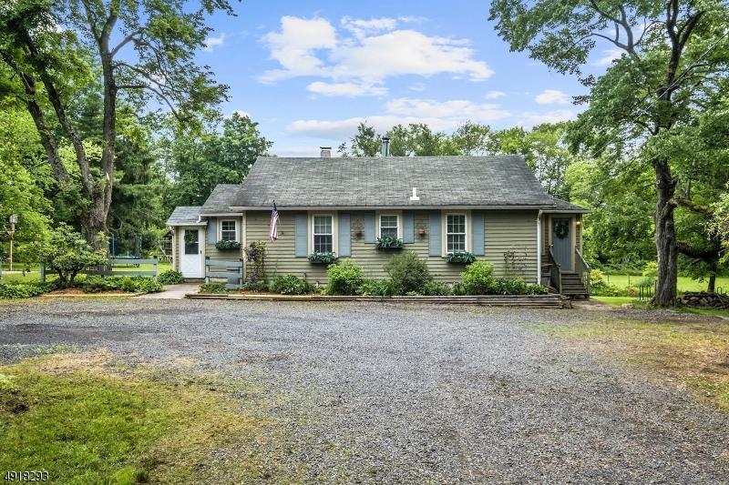 21 Sunset Ln - Photo 1