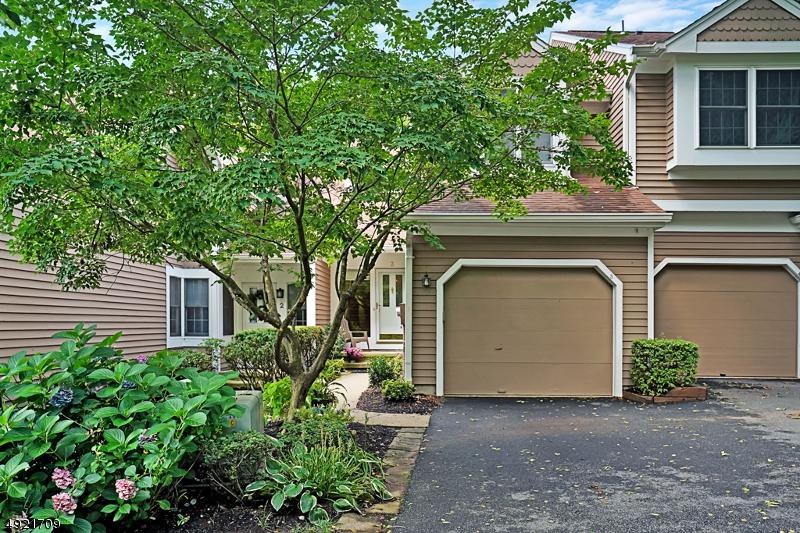 3 Pembrook Ln - Photo 1