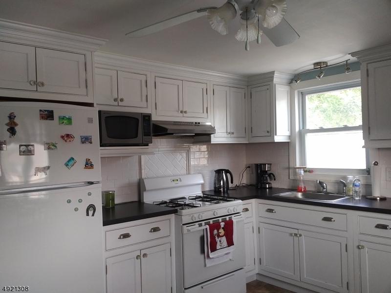 100 Broadway - Photo 1