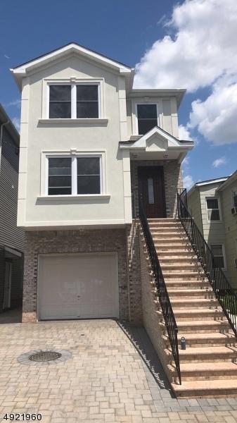 921 Anna St - Photo 1