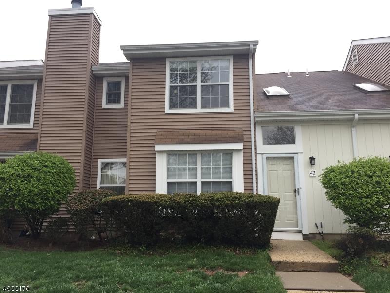 42 Canterbury Cir - Photo 1