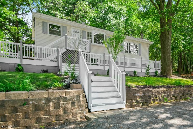 1 Windsor Ave - Photo 1