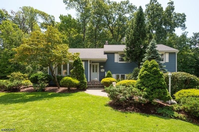13 Clover Ln - Photo 1