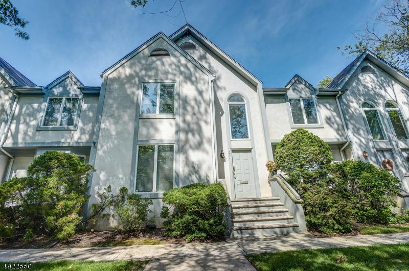 227 Thornden St - Photo 1