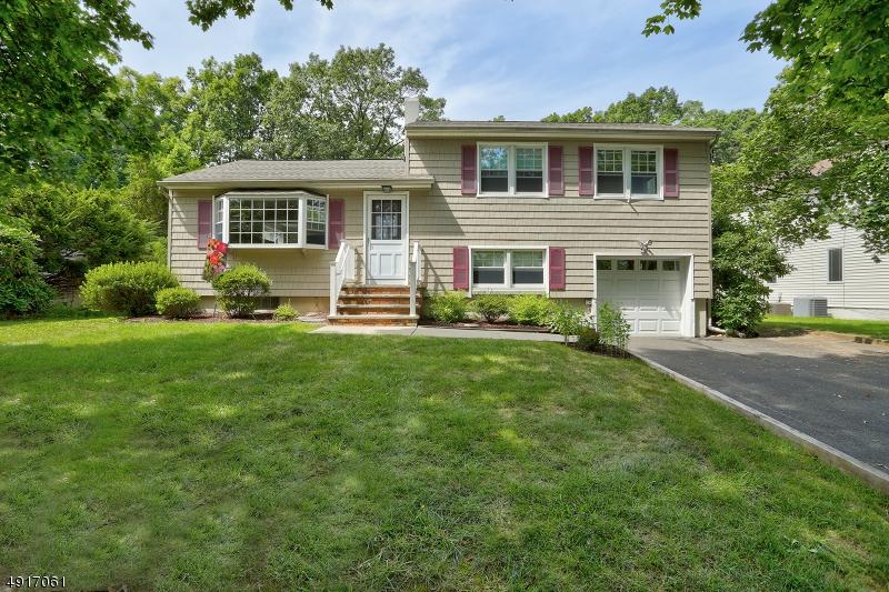 18 Hillcrest Rd - Photo 1