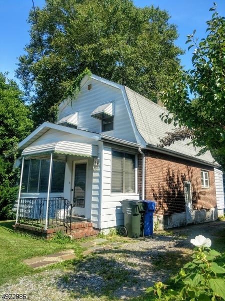 1021 Main St - Photo 1