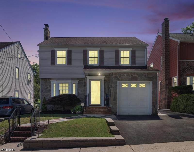 10 Oak St - Photo 1