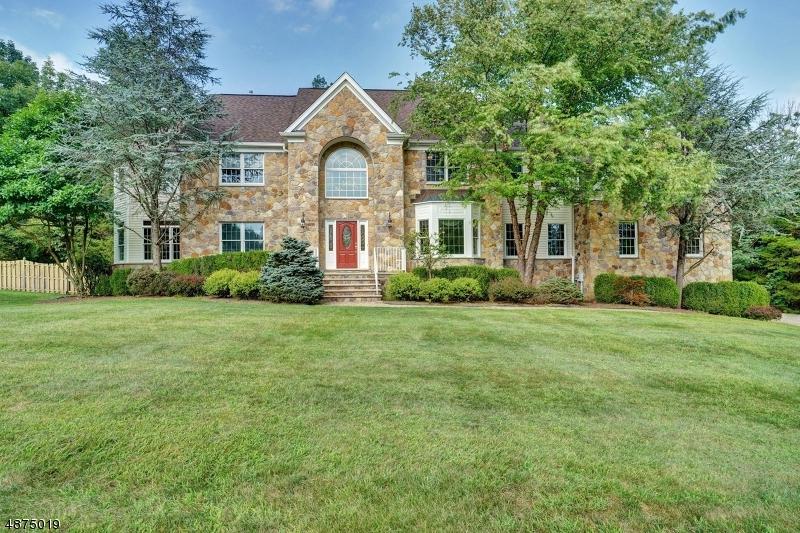 104 Canoe Brook Ln - Photo 1