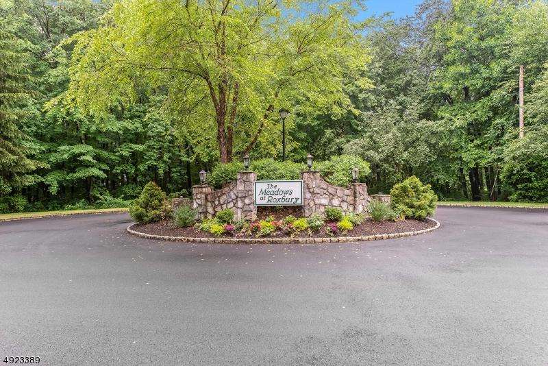 24 Woods Edge Dr - Photo 1