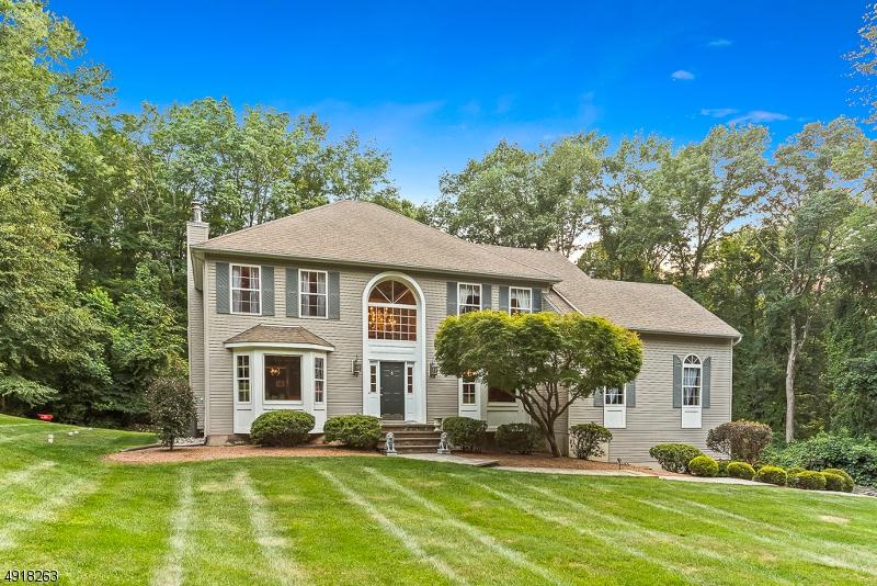 93 Spring Ln - Photo 1