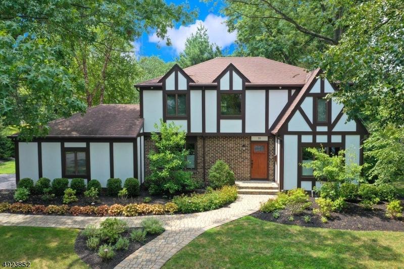 51 Garden Ave - Photo 1