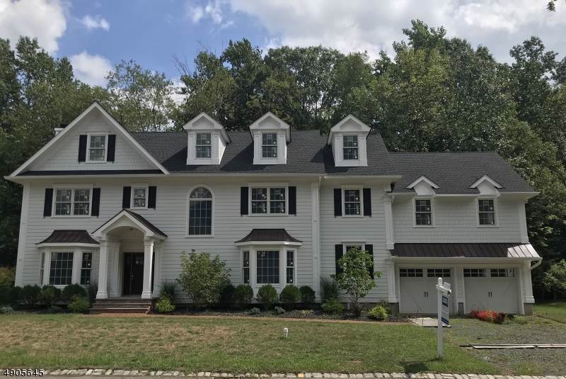 35 Gates Ave - Photo 1