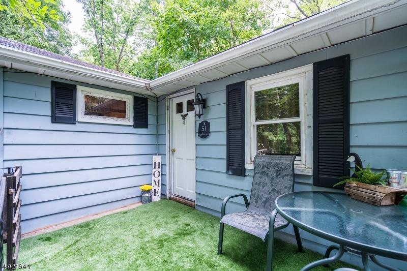 51 Hillside Ave - Photo 1