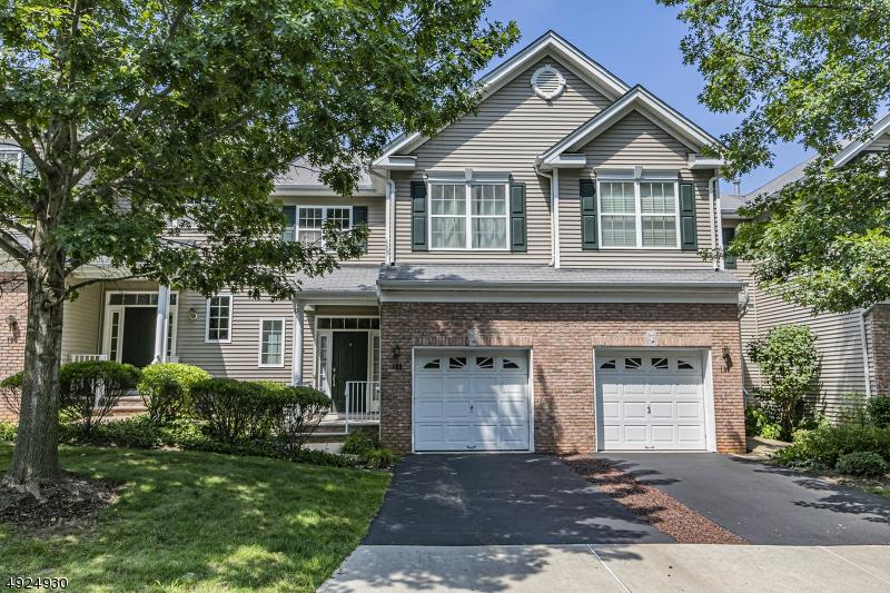 105 Hoover Ave - Photo 1