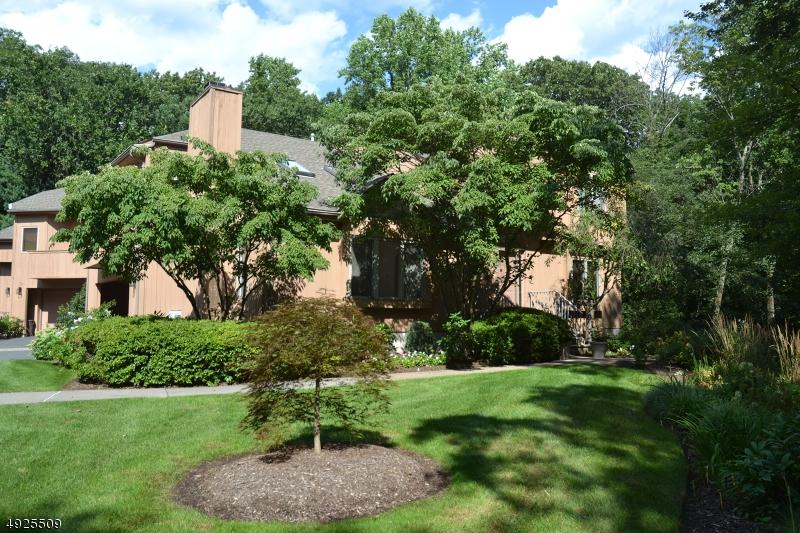 40 Robin Hood Dr - Photo 1
