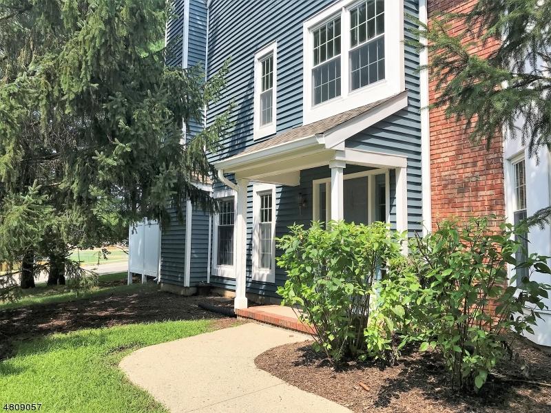 133 Hawthorne Ct - Photo 1