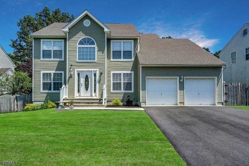11 Herkimer Ct - Photo 1