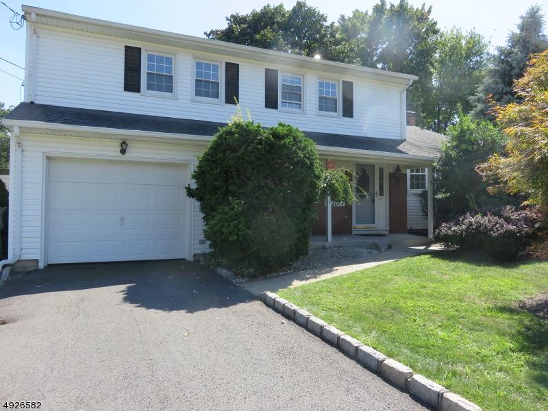 9 Augusta Ave - Photo 1