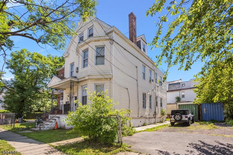 360 Grove St - Photo 1