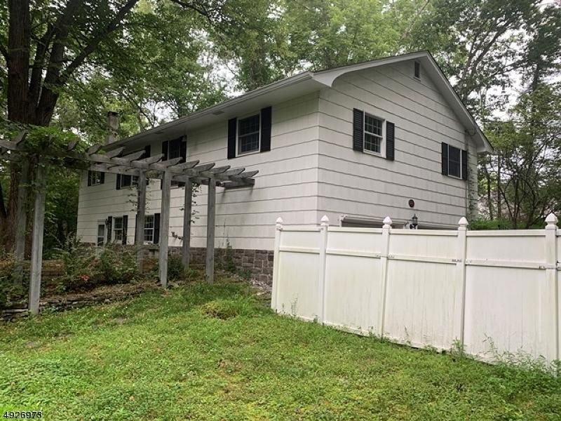 903 Dogwood Ter - Photo 1