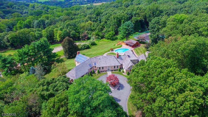 10 Carriage Hill Dr - Photo 1