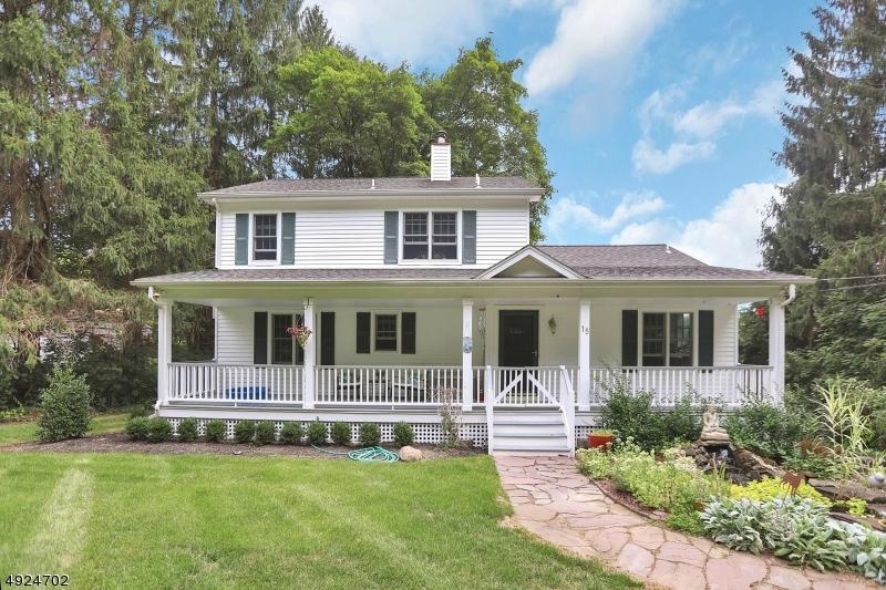 15 Hickory Rd - Photo 1
