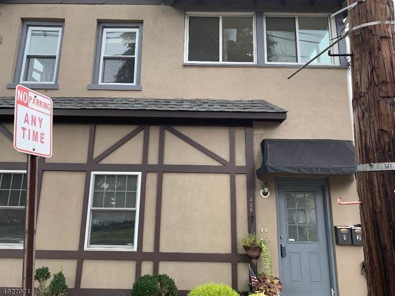 466 W Broad St - Photo 1